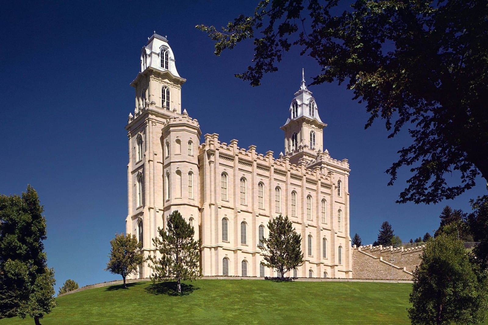 Manti Utah Temple in Utah, shown on its official venue website