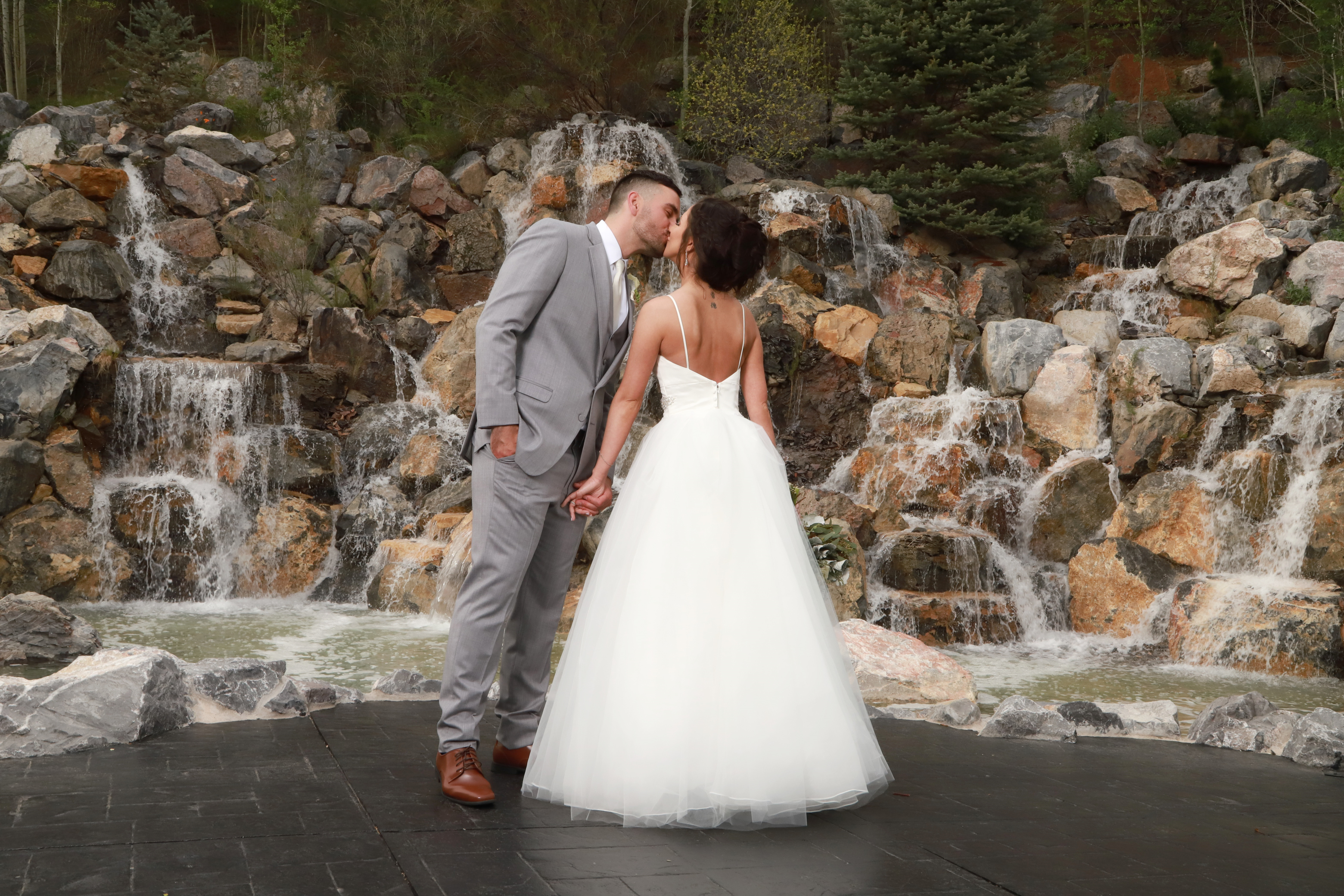 Millenial Falls: A Reception Venue That Has It All!