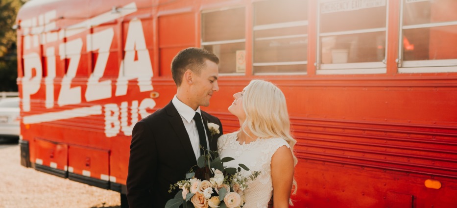 The Pizza Bus - Wedding Caterers & Cakes in Pleasant Grove, Utah | Salt Lake Bride