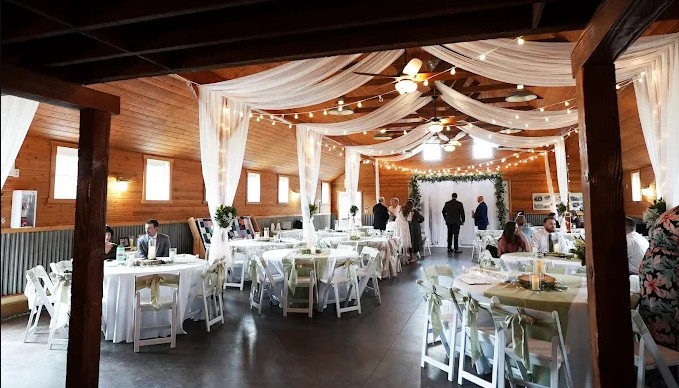Draper Day Barn - Utah Wedding Venues in Draper, Utah | Salt Lake Bride