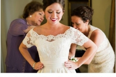 Three_generations_of_women_all_wore_the_same_wedding_gown_to_their_weddings-1